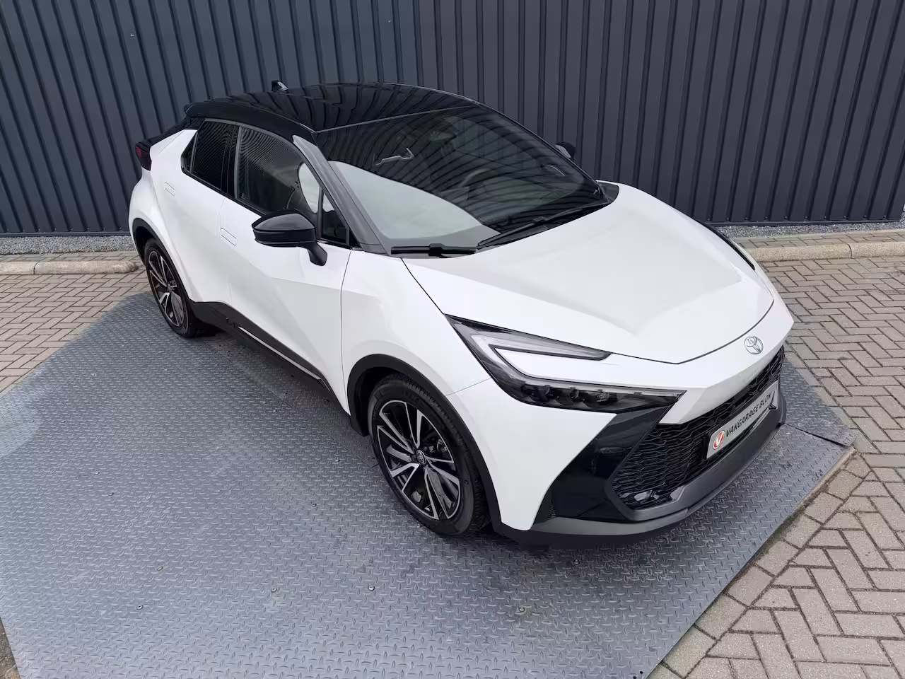 Toyota C-HR 2.0 Hybrid 200(GEEN plug-in) Executive | Head-up | JBL | 10 jr GARANTIE | Rijklaar