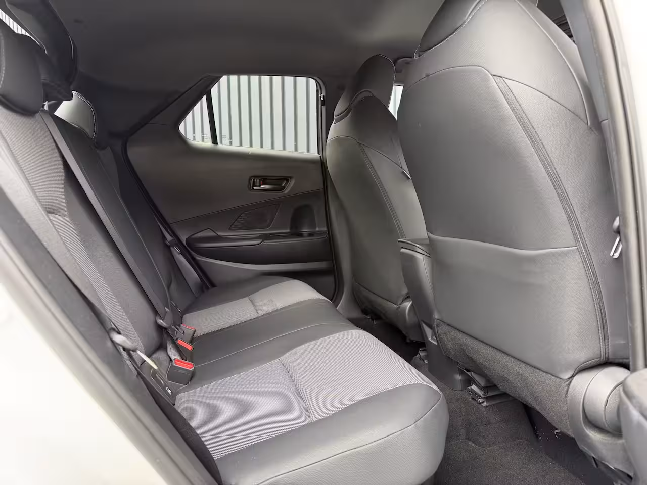 Toyota C-HR 2.0 Hybrid 200(GEEN plug-in) Executive | Head-up | JBL | 10 jr GARANTIE | Rijklaar