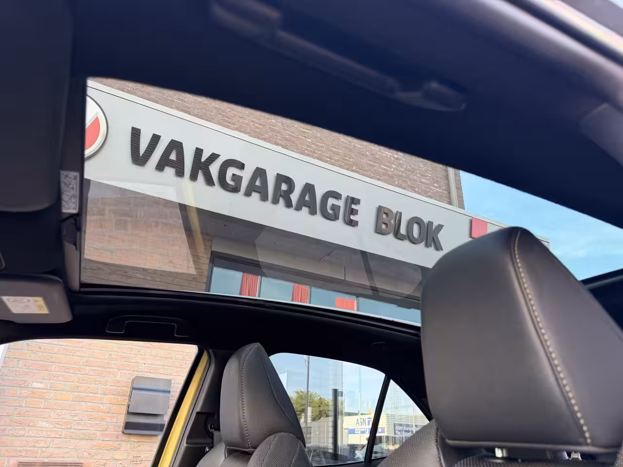 Toyota Yaris Cross 1.5 Hybrid AWD Launch Edition | Pano dak | Vol leer | Head-up | JBL | 10 jr GARANTIE | Rij