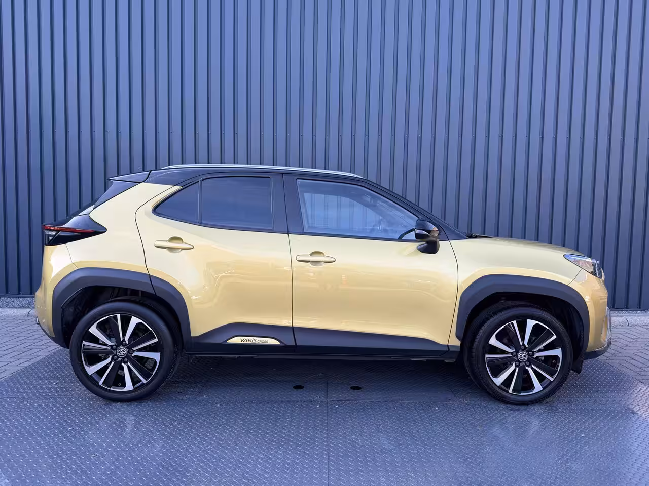 Toyota Yaris Cross 1.5 Hybrid AWD Launch Edition | Pano dak | Vol leer | Head-up | JBL | 10 jr GARANTIE | Rij