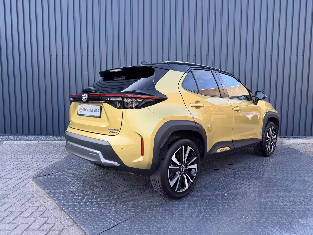 Toyota Yaris Cross 1.5 Hybrid AWD Launch Edition | Pano dak | Vol leer | Head-up | JBL | 10 jr GARANTIE | Rij