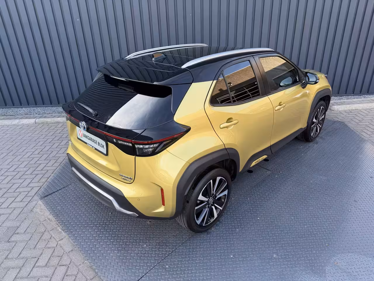 Toyota Yaris Cross 1.5 Hybrid AWD Launch Edition | Pano dak | Vol leer | Head-up | JBL | 10 jr GARANTIE | Rij