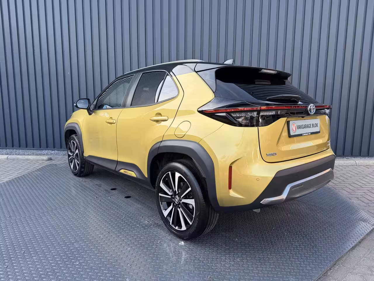 Toyota Yaris Cross 1.5 Hybrid AWD Launch Edition | Pano dak | Vol leer | Head-up | JBL | 10 jr GARANTIE | Rij