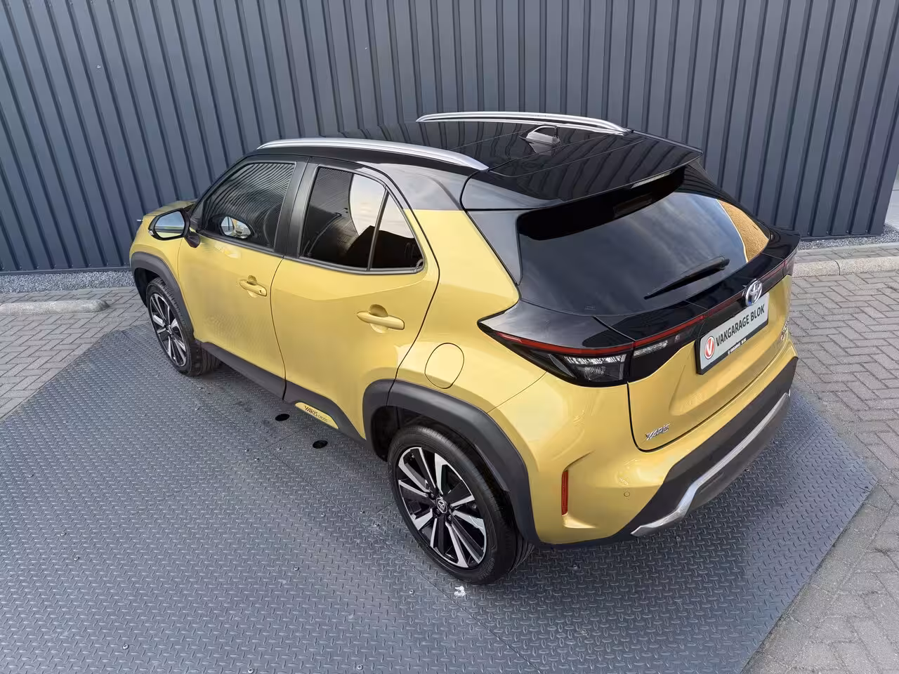 Toyota Yaris Cross 1.5 Hybrid AWD Launch Edition | Pano dak | Vol leer | Head-up | JBL | 10 jr GARANTIE | Rij