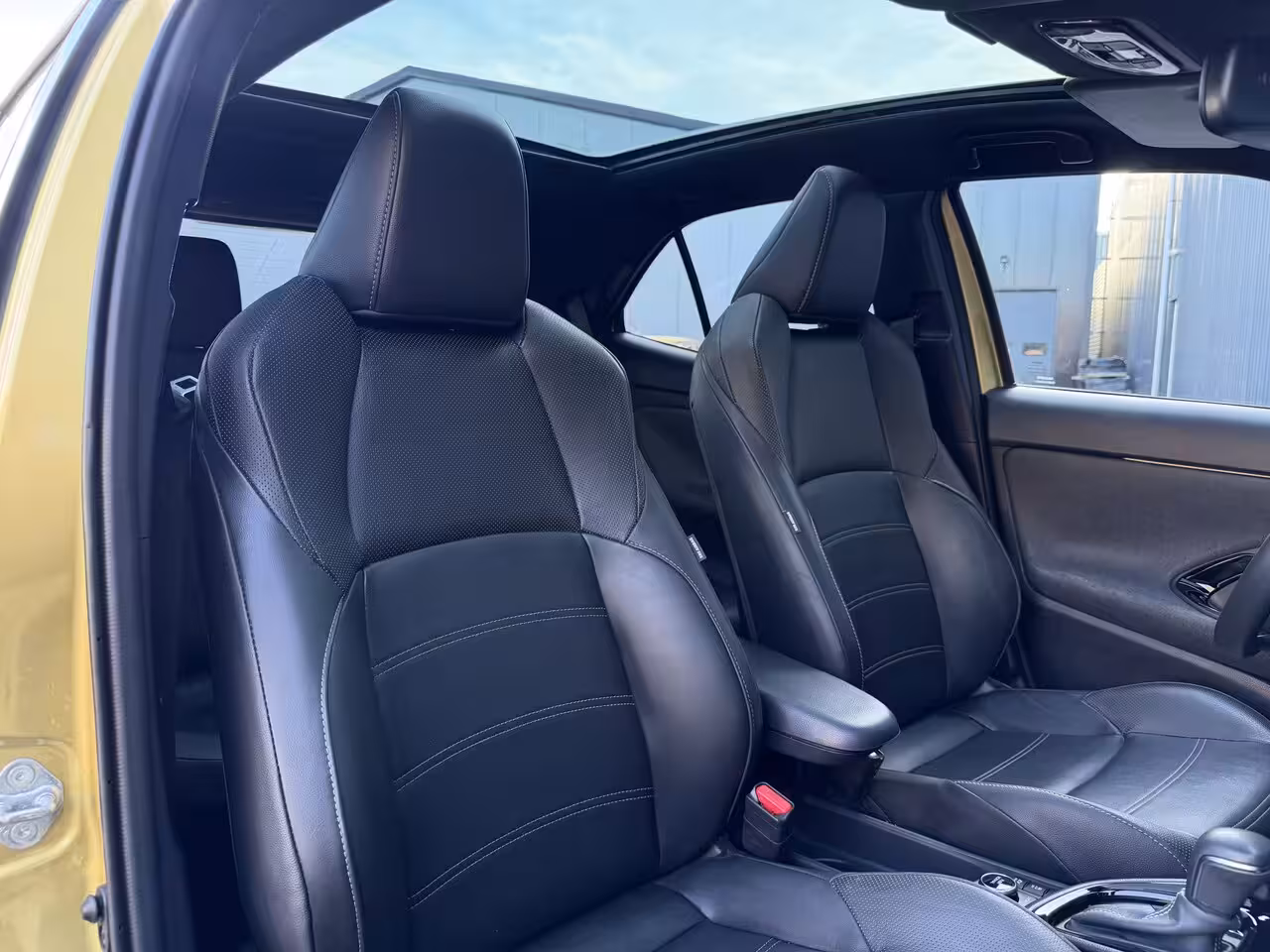 Toyota Yaris Cross 1.5 Hybrid AWD Launch Edition | Pano dak | Vol leer | Head-up | JBL | 10 jr GARANTIE | Rij