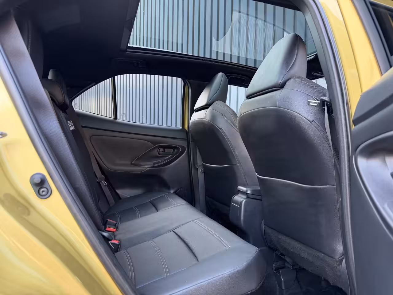 Toyota Yaris Cross 1.5 Hybrid AWD Launch Edition | Pano dak | Vol leer | Head-up | JBL | 10 jr GARANTIE | Rij