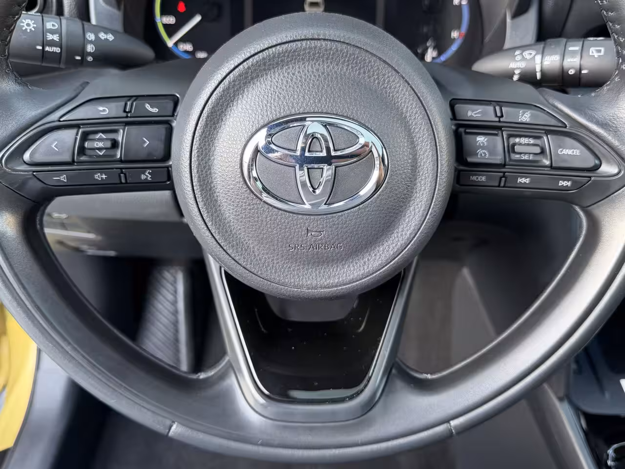 Toyota Yaris Cross 1.5 Hybrid AWD Launch Edition | Pano dak | Vol leer | Head-up | JBL | 10 jr GARANTIE | Rij