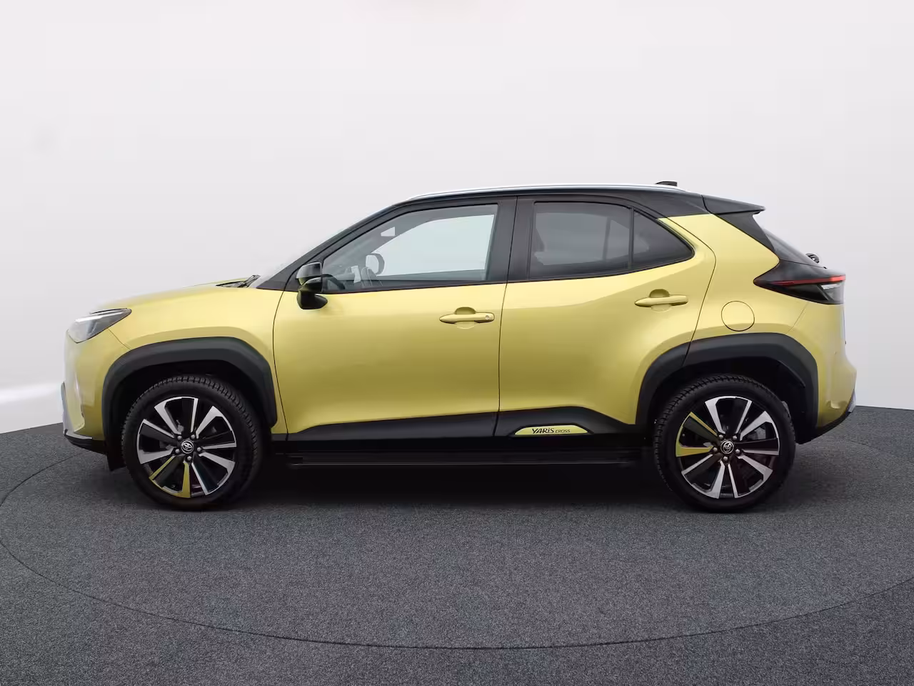 Toyota Yaris Cross 1.5 Hybrid Adventure | Elk. A-klep | JBL | Head Up | All-season Banden | Prijs Rijklaar