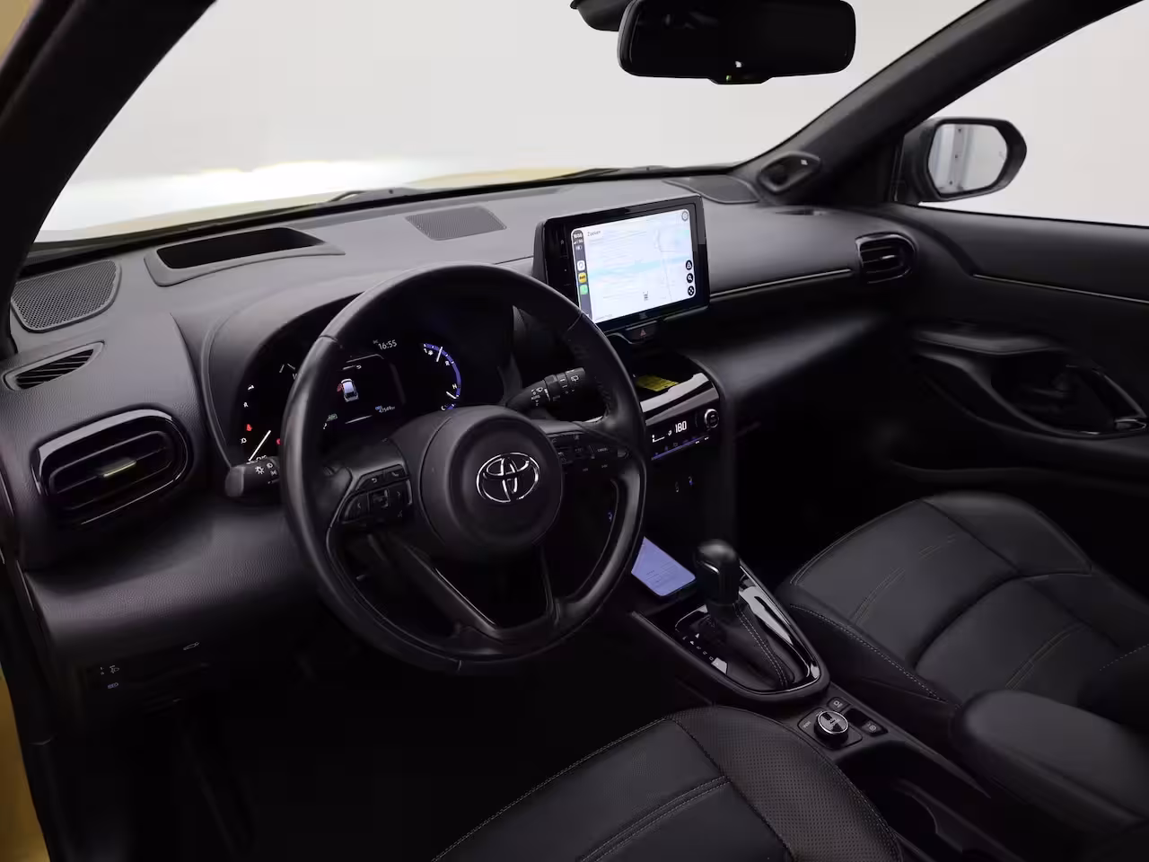 Toyota Yaris Cross 1.5 Hybrid Adventure | Elk. A-klep | JBL | Head Up | All-season Banden | Prijs Rijklaar