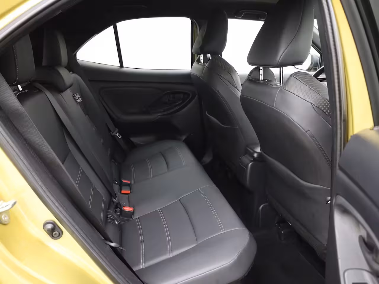Toyota Yaris Cross 1.5 Hybrid Adventure | Elk. A-klep | JBL | Head Up | All-season Banden | Prijs Rijklaar