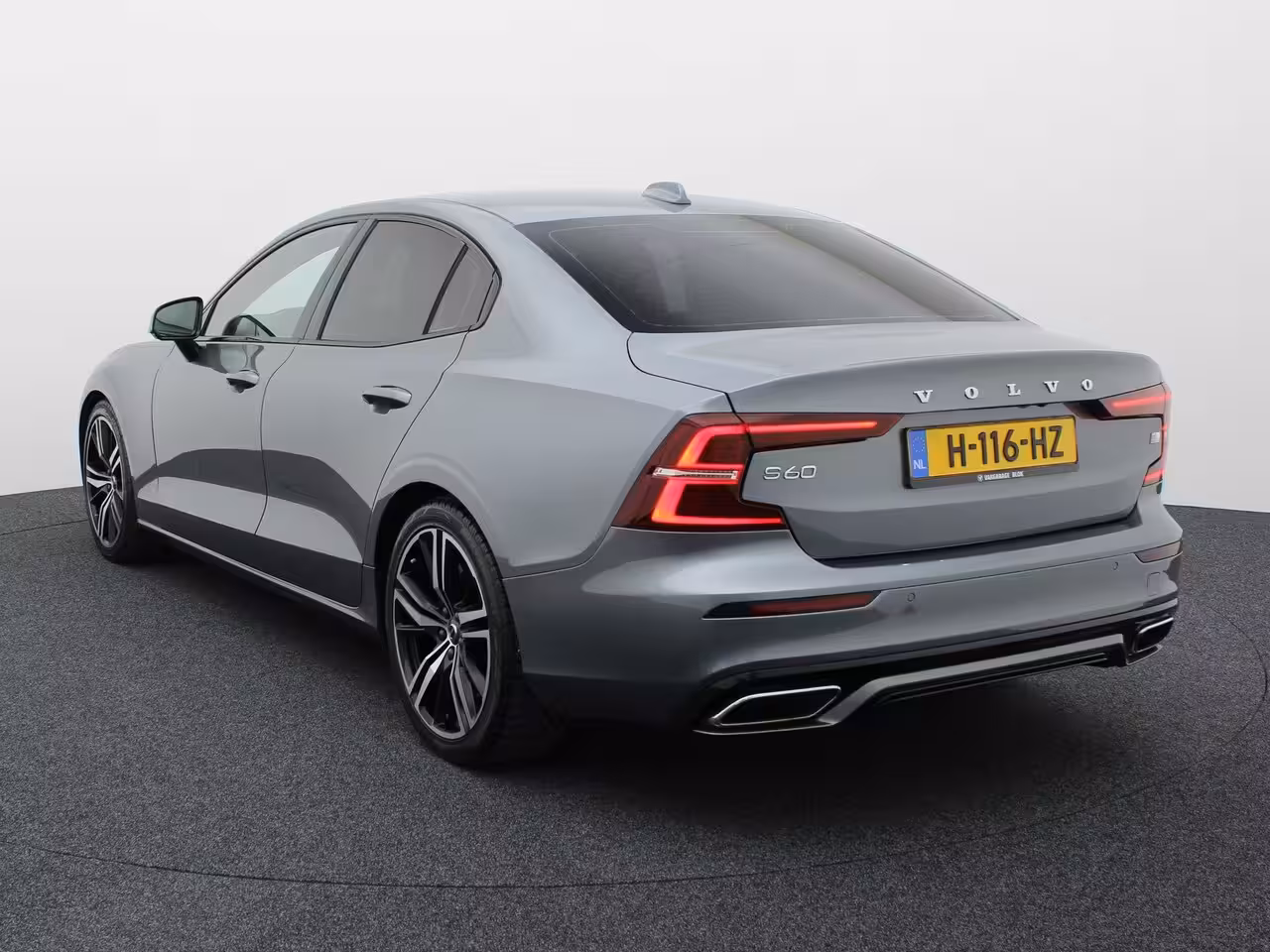 Volvo S60 2.0 T4 R-Design | Camera | Memory | BLIS | 19'' | Prijs Rijklaar