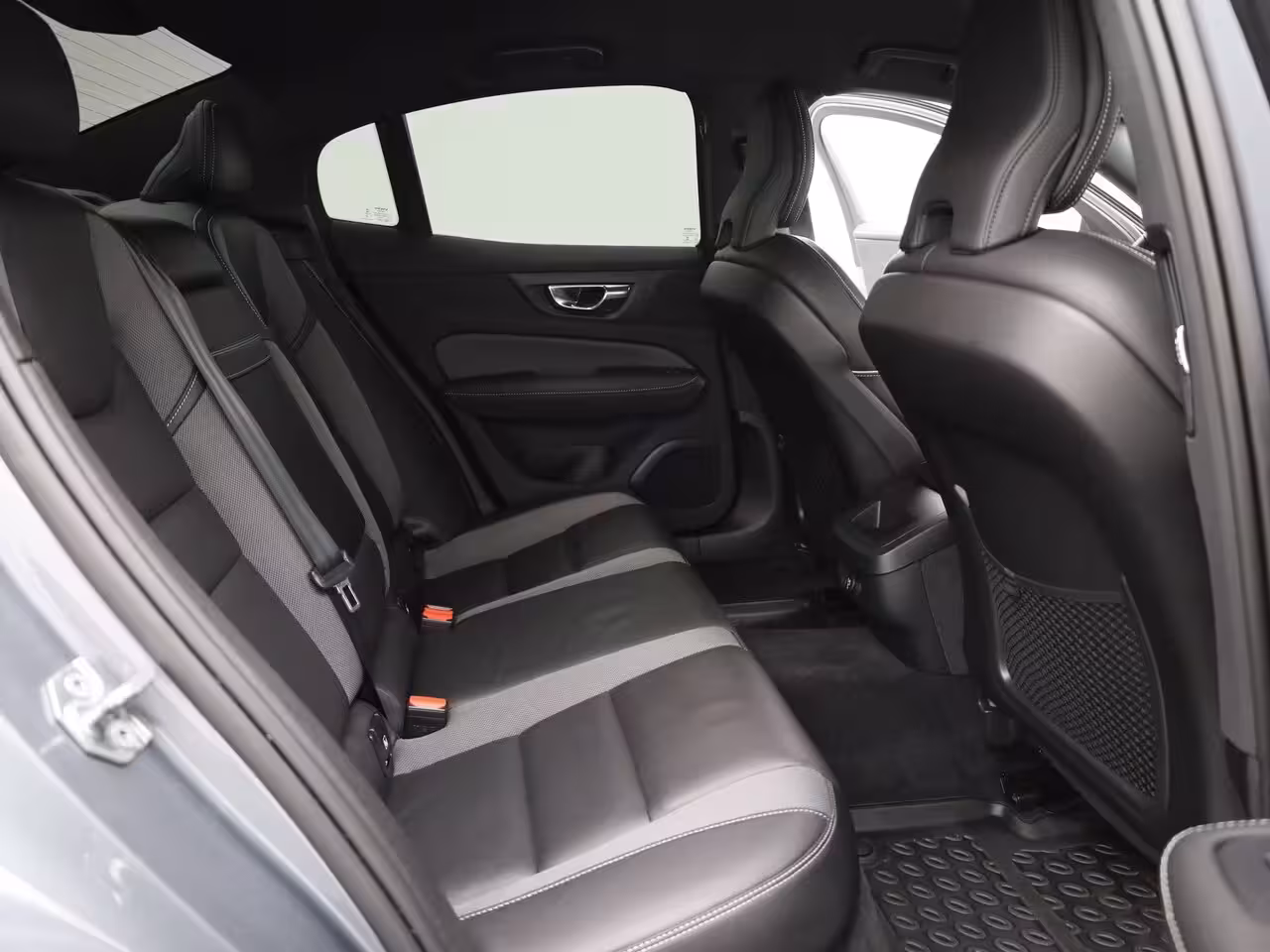 Volvo S60 2.0 T4 R-Design | Camera | Memory | BLIS | 19'' | Prijs Rijklaar