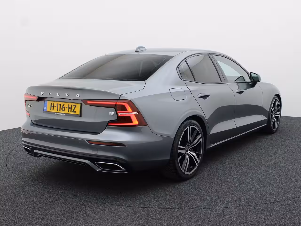 Volvo S60 2.0 T4 R-Design | Camera | Memory | BLIS | 19'' | Prijs Rijklaar