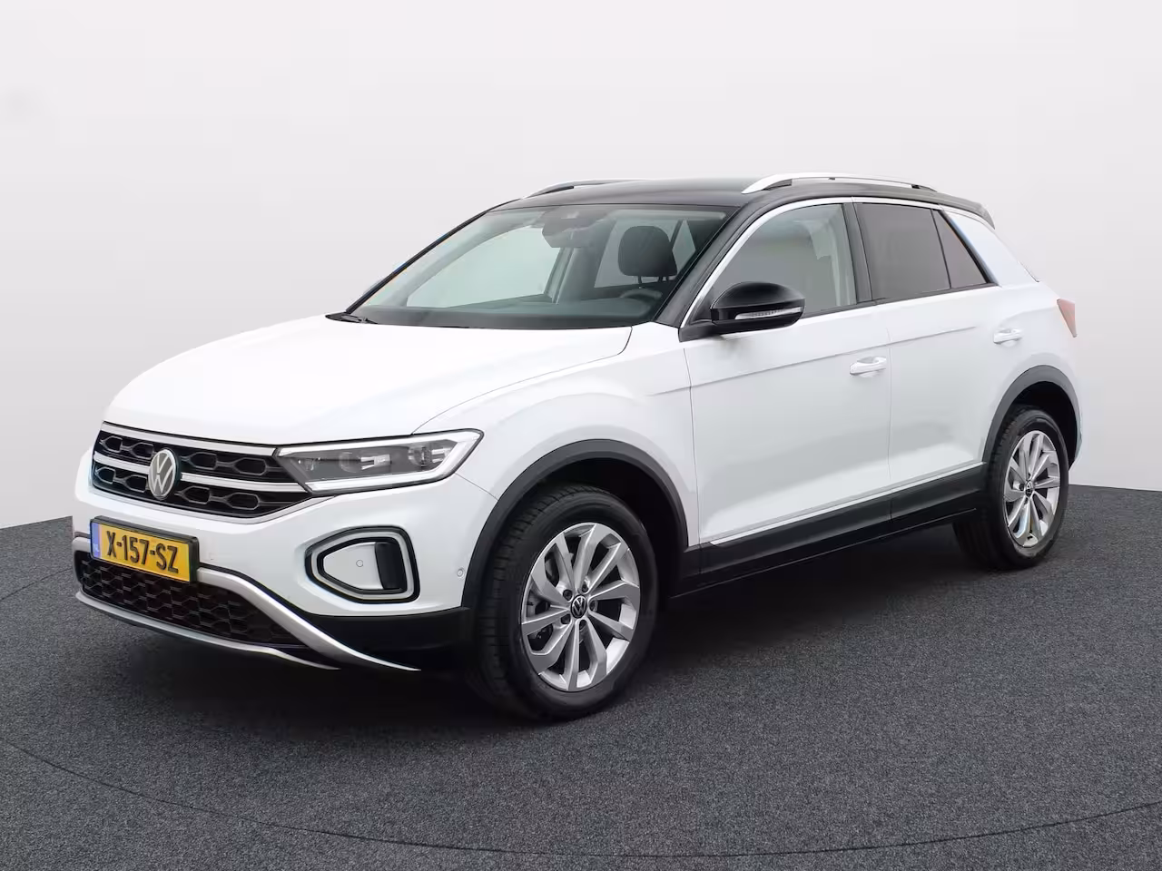Volkswagen T-Roc 1.5 TSI Style | IQ Light | Camera | Stoelverw. | Prijs Rijklaar