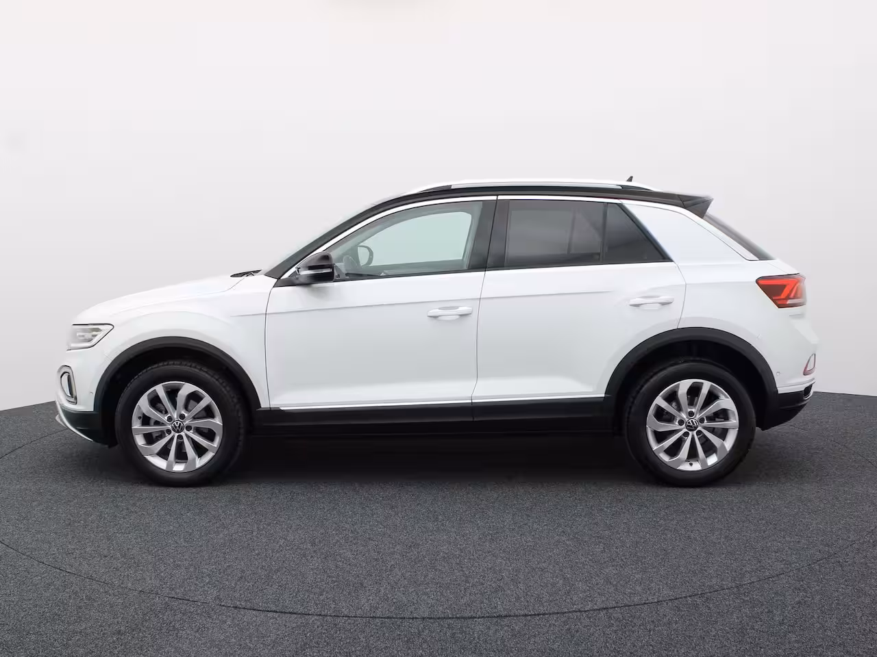 Volkswagen T-Roc 1.5 TSI Style | IQ Light | Camera | Stoelverw. | Prijs Rijklaar