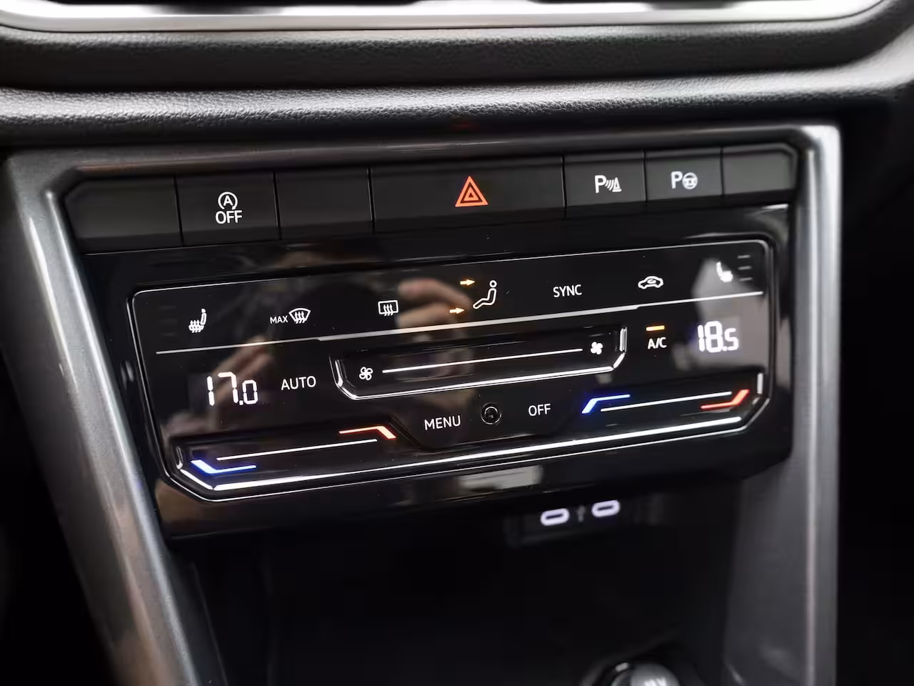 Volkswagen T-Roc 1.5 TSI Style | IQ Light | Camera | Stoelverw. | Prijs Rijklaar