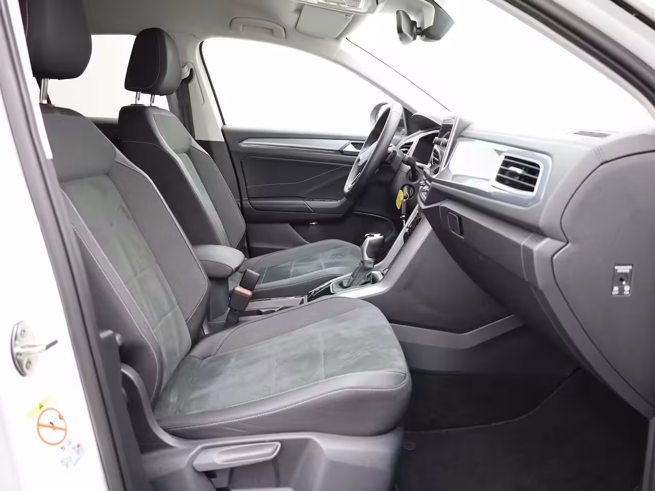 Volkswagen T-Roc 1.5 TSI Style | IQ Light | Camera | Stoelverw. | Prijs Rijklaar