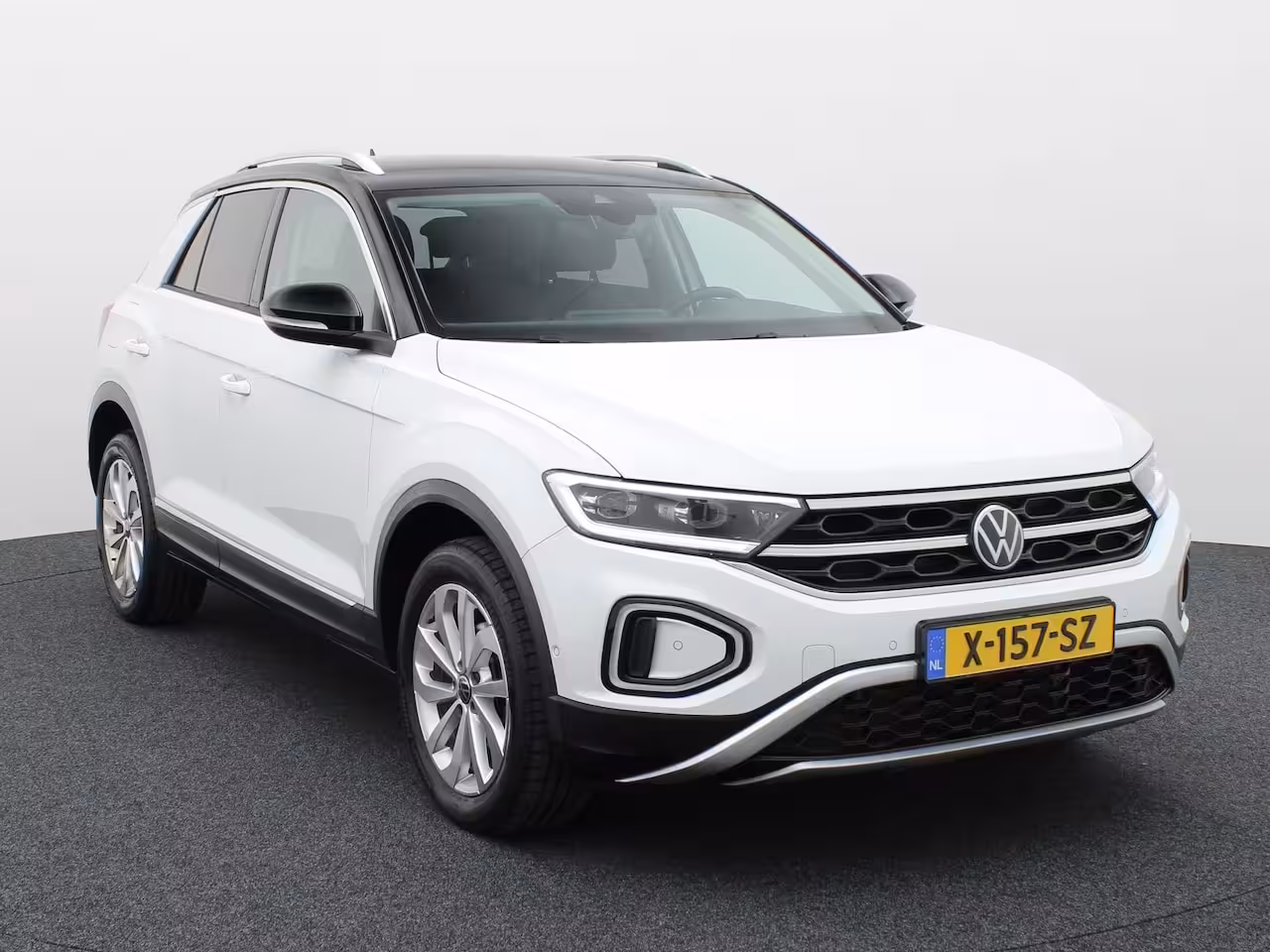 Volkswagen T-Roc 1.5 TSI Style | IQ Light | Camera | Stoelverw. | Prijs Rijklaar