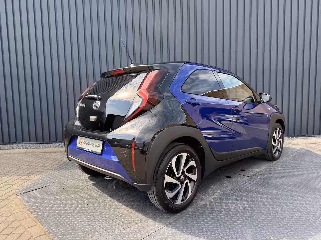 Toyota Aygo X 1.0 VVT-i S-CVT Premium | PDC V+A | 10jr GARANTIE | Rijklaar