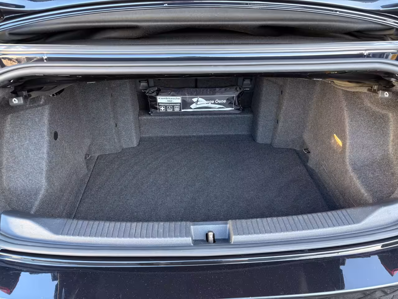 Volkswagen T-Roc Cabrio 1.5 TSI R-Line | Beats | Trekhaak afnb. | Keyless | Camera | 19'' | Prijs Rijklaar