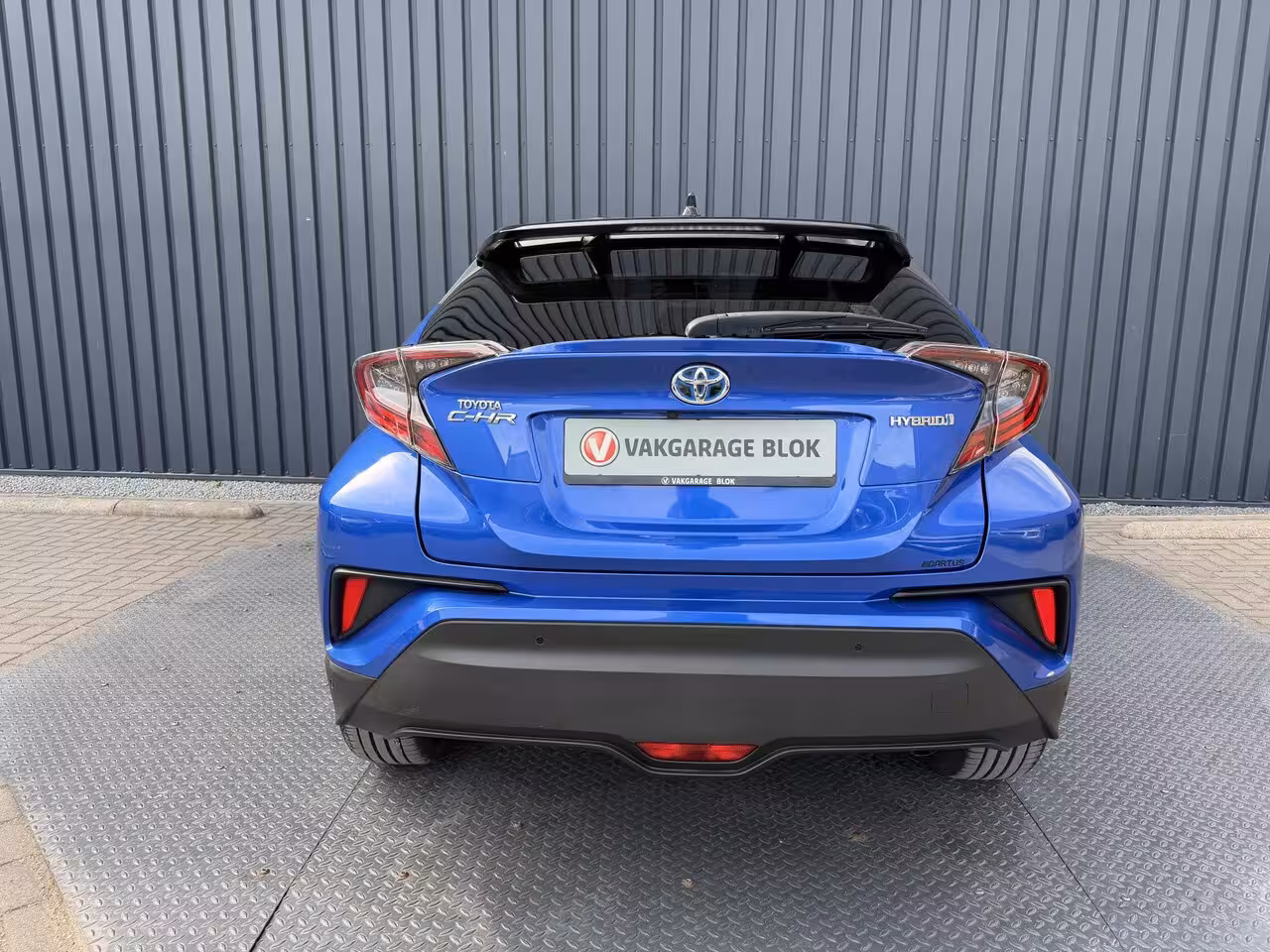 Toyota C-HR 1.8 Hybrid Executive / Bi tone | Leer/alcantara | Dealer onderhouden | LED | JBL | Rijklaa