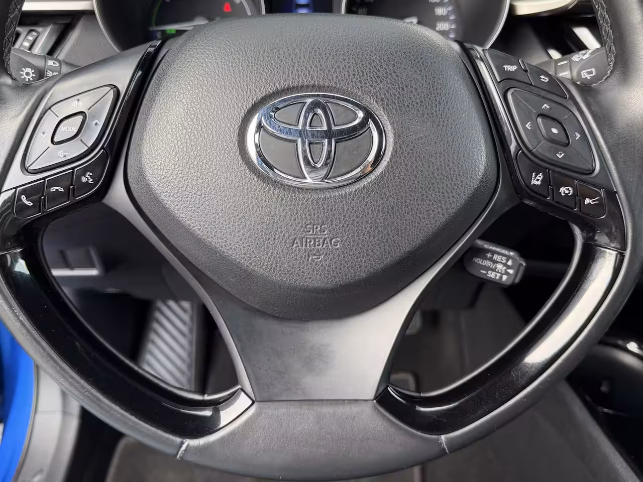 Toyota C-HR 1.8 Hybrid Executive / Bi tone | Leer/alcantara | Dealer onderhouden | LED | JBL | Rijklaa