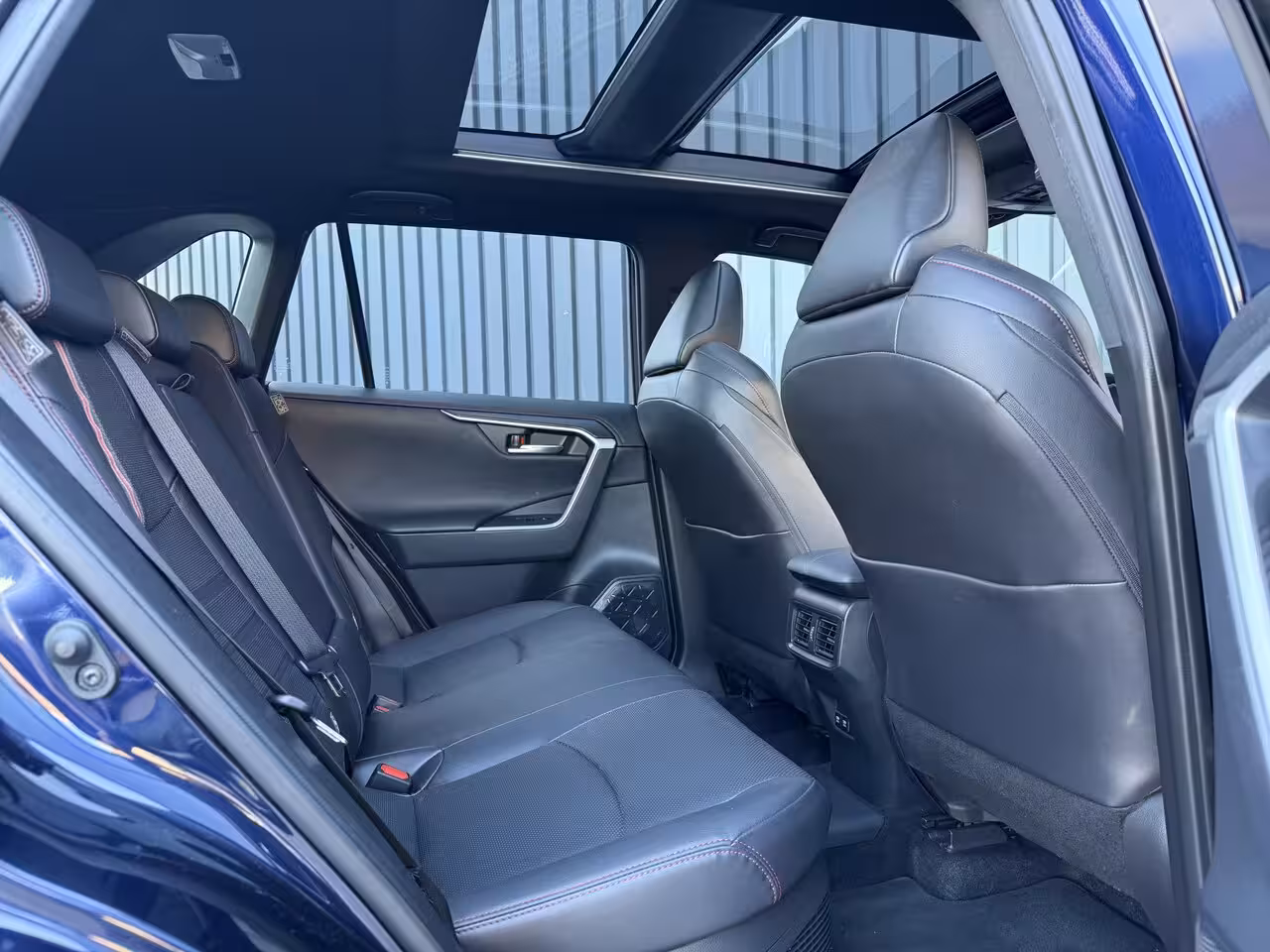 Toyota RAV4 2.5 Plug-in Hybrid AWD Bi-Tone Plus |Top kleur MIDNIGHT BLUE | Alle OPTIES | Rijklaar