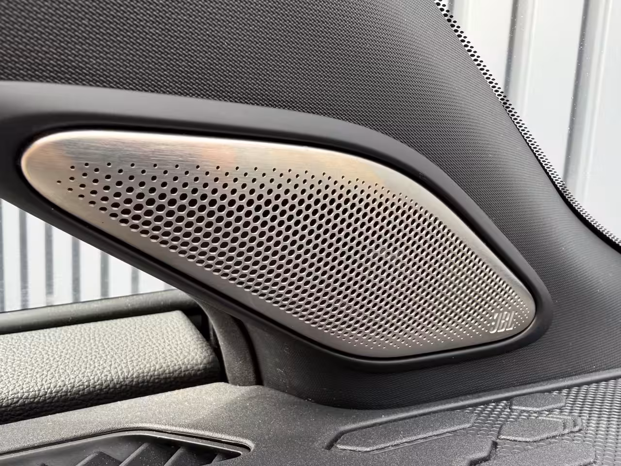 Toyota C-HR 1.8 Hybrid 140 Executive / Bi tone | JBL | Emotional Red | 10 jr GARANTIE | Rijklaar