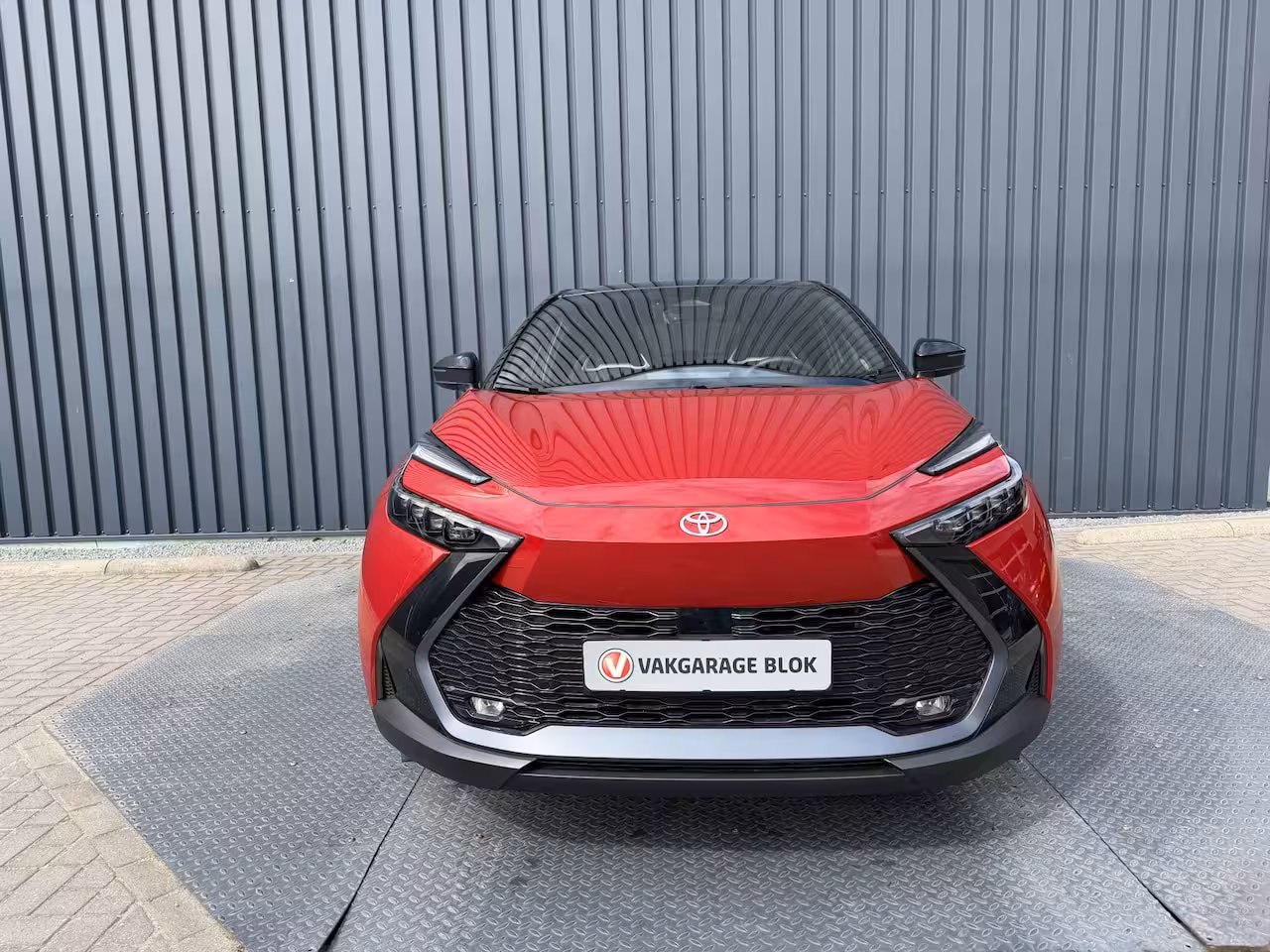 Toyota C-HR 1.8 Hybrid 140 Executive / Bi tone | JBL | Emotional Red | 10 jr GARANTIE | Rijklaar