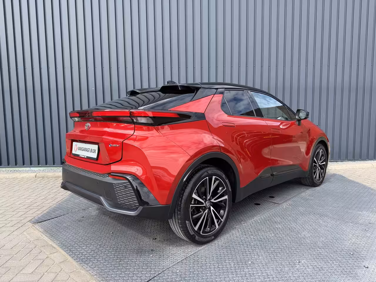 Toyota C-HR 1.8 Hybrid 140 Executive / Bi tone | JBL | Emotional Red | 10 jr GARANTIE | Rijklaar
