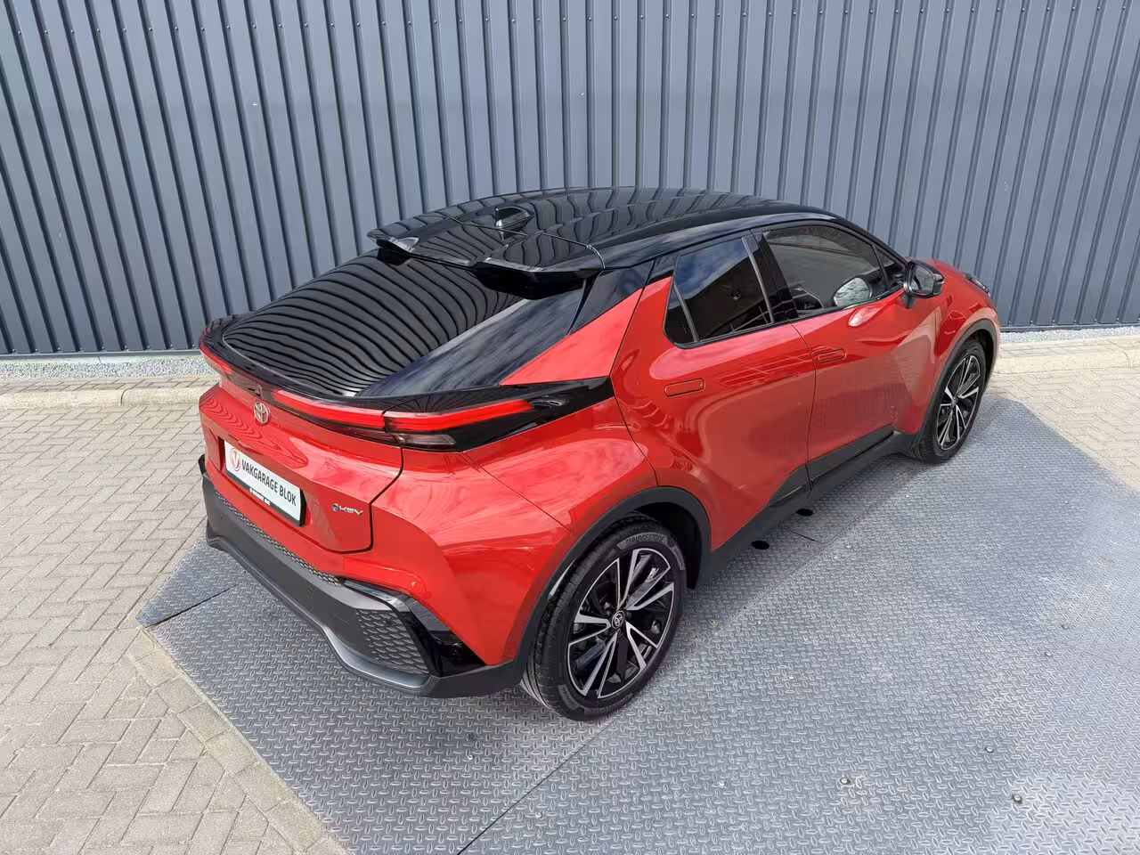 Toyota C-HR 1.8 Hybrid 140 Executive / Bi tone | JBL | Emotional Red | 10 jr GARANTIE | Rijklaar