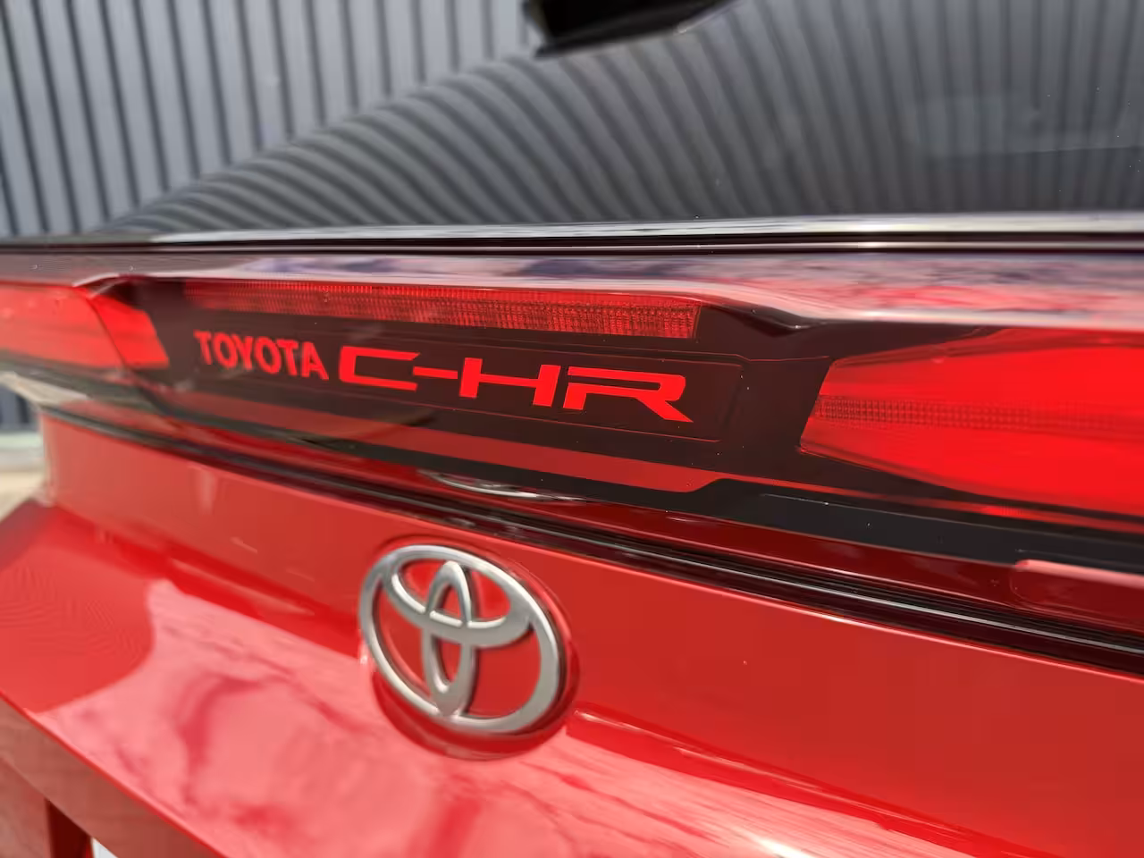 Toyota C-HR 1.8 Hybrid 140 Executive / Bi tone | JBL | Emotional Red | 10 jr GARANTIE | Rijklaar