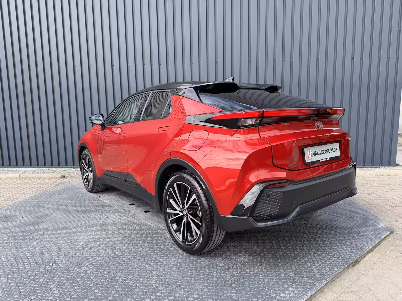 Toyota C-HR 1.8 Hybrid 140 Executive / Bi tone | JBL | Emotional Red | 10 jr GARANTIE | Rijklaar