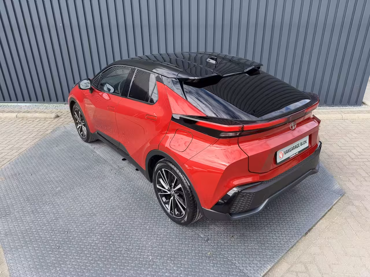 Toyota C-HR 1.8 Hybrid 140 Executive / Bi tone | JBL | Emotional Red | 10 jr GARANTIE | Rijklaar