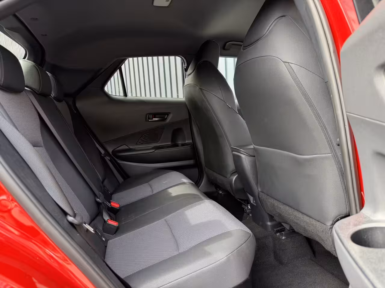 Toyota C-HR 1.8 Hybrid 140 Executive / Bi tone | JBL | Emotional Red | 10 jr GARANTIE | Rijklaar