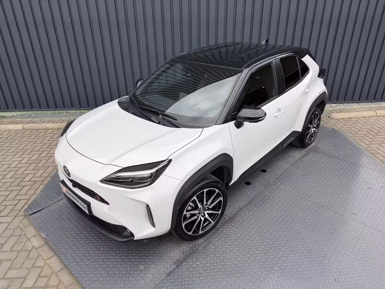 Toyota Yaris Cross 1.5 Hybrid GR Sport | 360 camera | 8.000 km | Head-up | BSM | Rijklaar