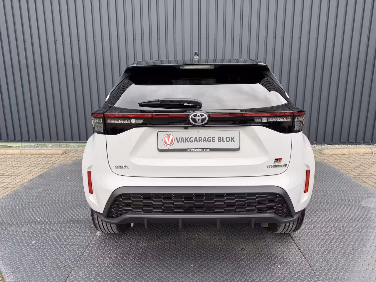Toyota Yaris Cross 1.5 Hybrid GR Sport | 360 camera | 8.000 km | Head-up | BSM | Rijklaar