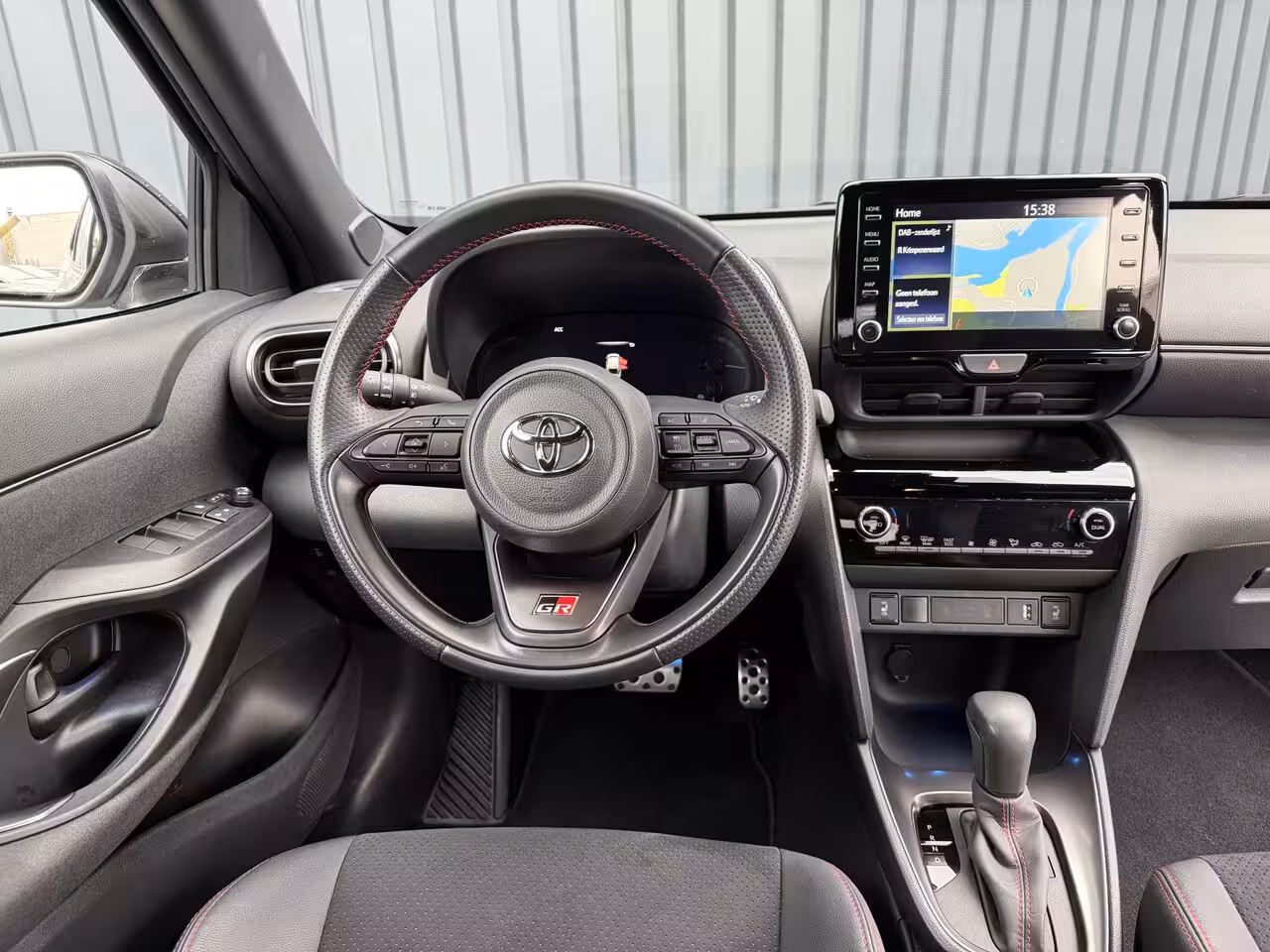 Toyota Yaris Cross 1.5 Hybrid GR Sport | 360 camera | 8.000 km | Head-up | BSM | Rijklaar