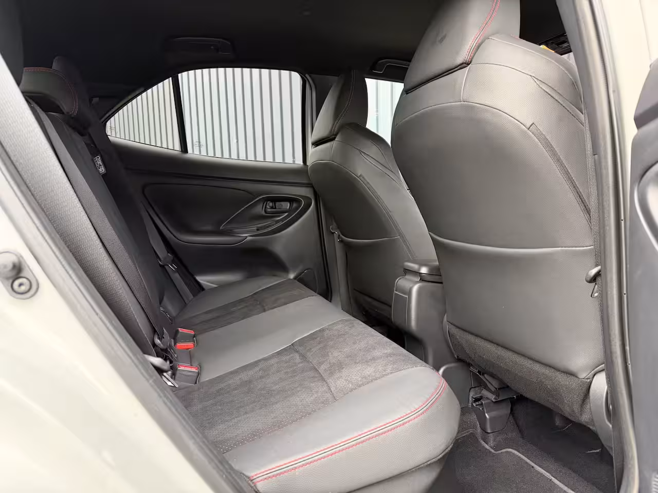 Toyota Yaris Cross 1.5 Hybrid GR Sport | 360 camera | 8.000 km | Head-up | BSM | Rijklaar