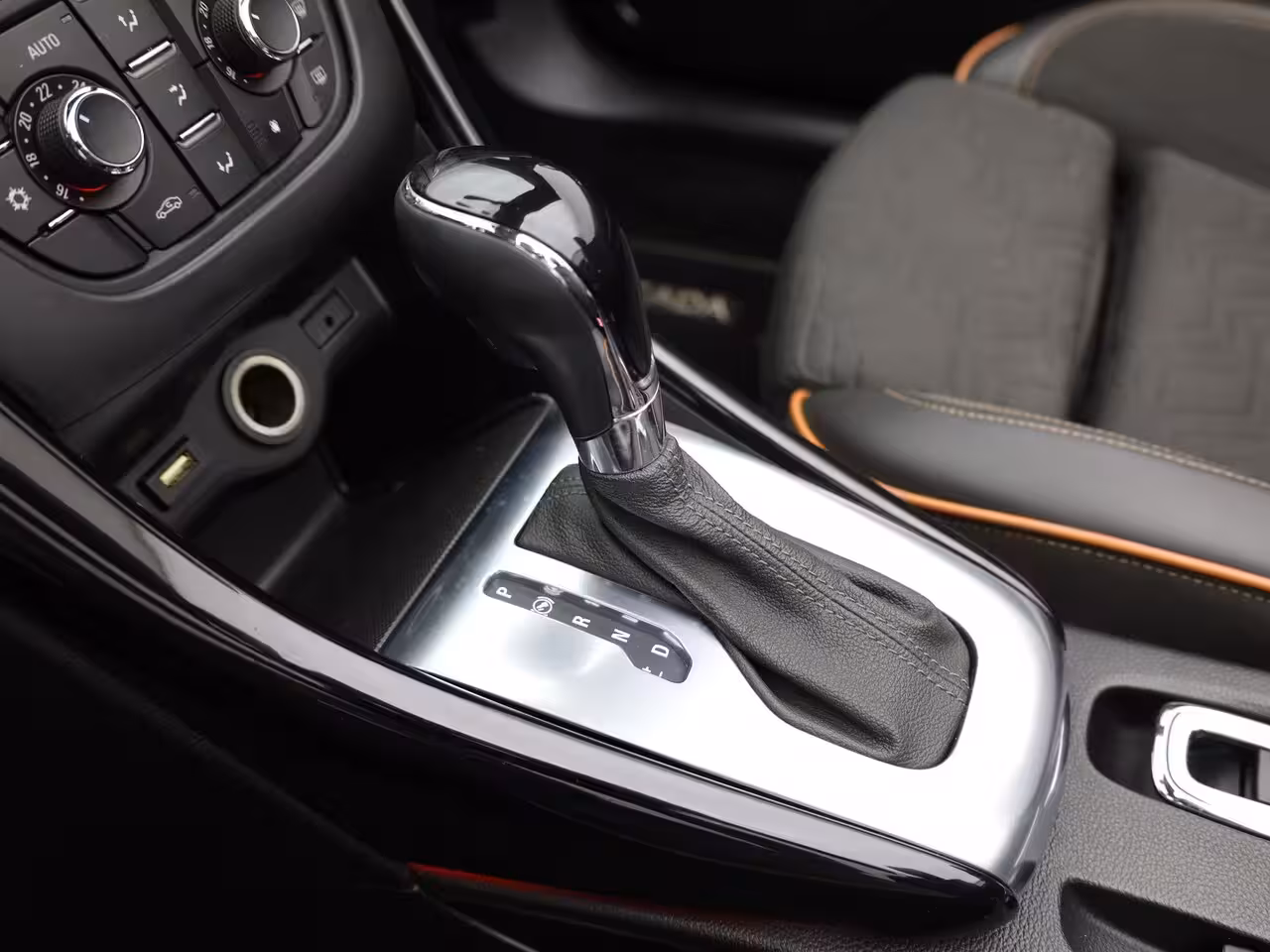 Opel Cascada 1.6 Turbo 170Pk Aut. Innovation | Parkeersensoren V&A | AGR-Stoelen | Navi | Prijs Rijklaa