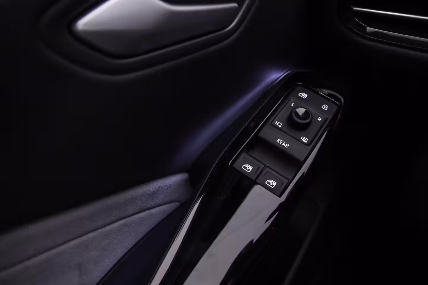 Volkswagen ID.3 Pro S Business 79 kWh 230pk Automaat Steunhaak, Warmtepomp, Panoramadak, Black Style, Adap