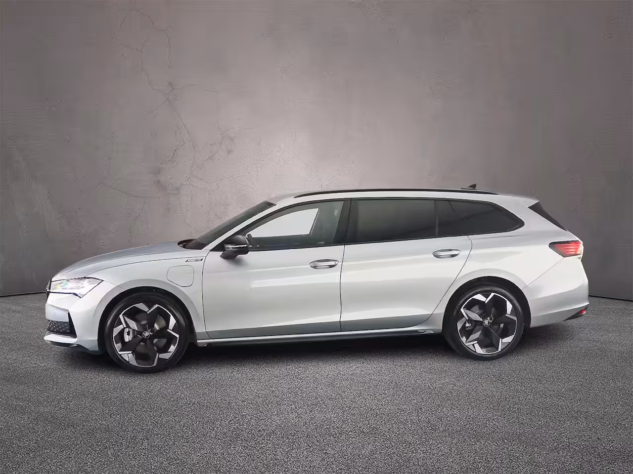Skoda Superb Sportline Business 1.5 TSI PHEV 204pk DSG Automaat Trekhaak, Adaptive cruise control, Navi