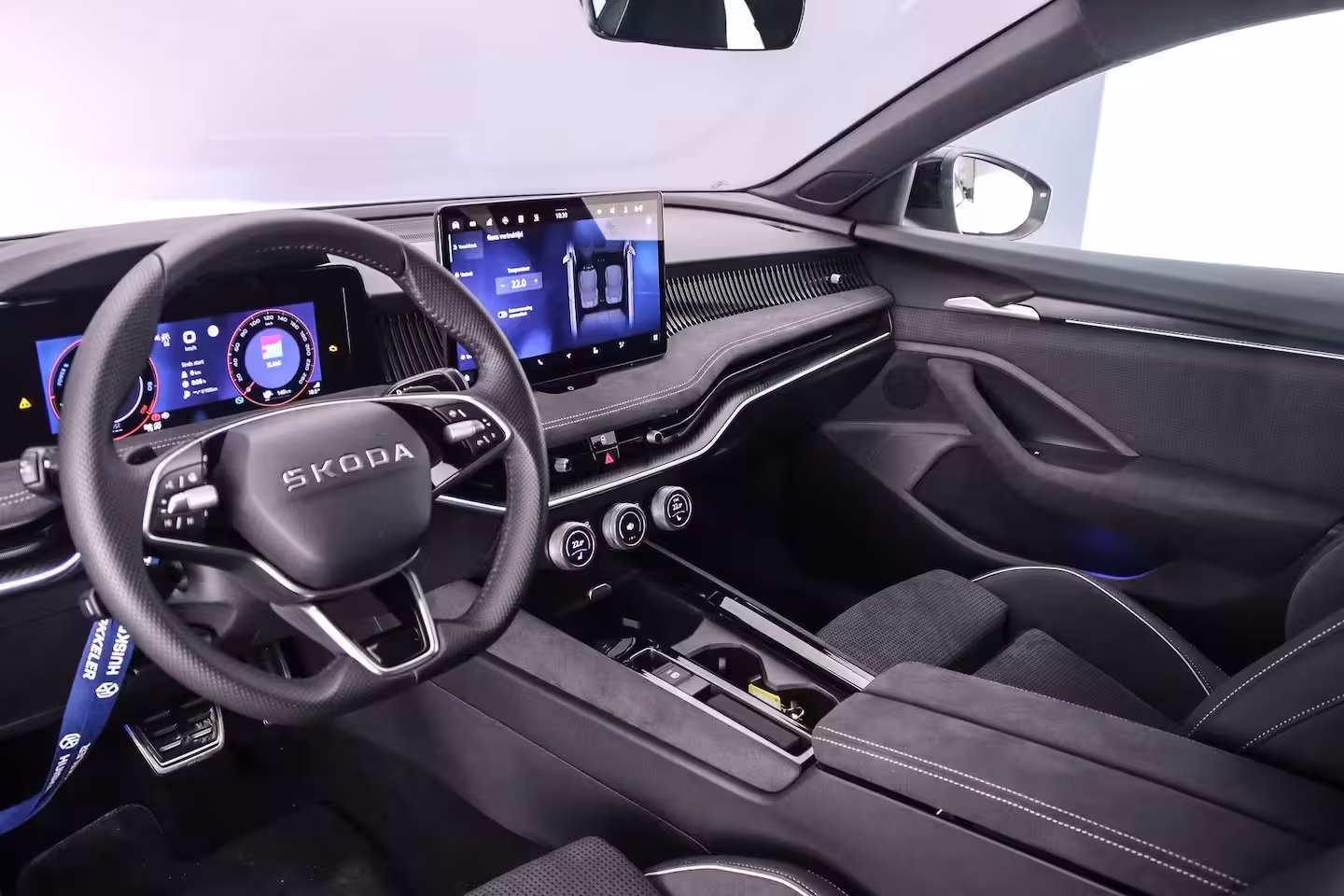 Skoda Superb Sportline Business 1.5 TSI PHEV 204pk DSG Automaat Trekhaak, Adaptive cruise control, Navi