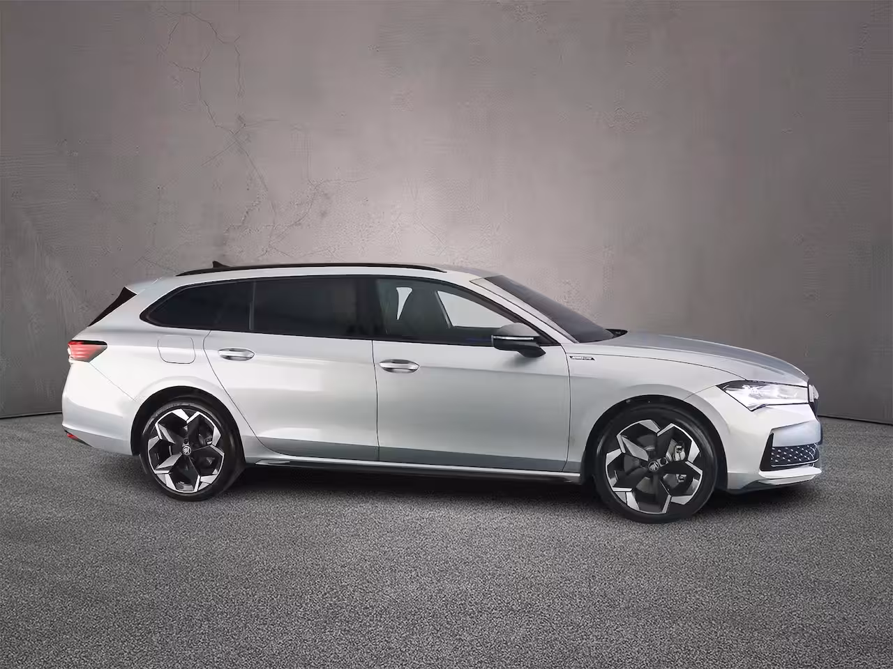 Skoda Superb Sportline Business 1.5 TSI PHEV 204pk DSG Automaat Trekhaak, Adaptive cruise control, Navi
