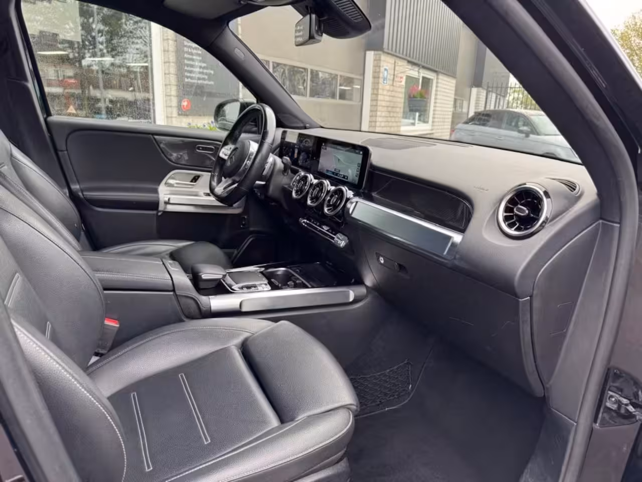 Mercedes-Benz 250 Glb-klasse 250 4MATIC PREMIUM AMG Trekhaak Carplay BTW 2000kg trekgewicht