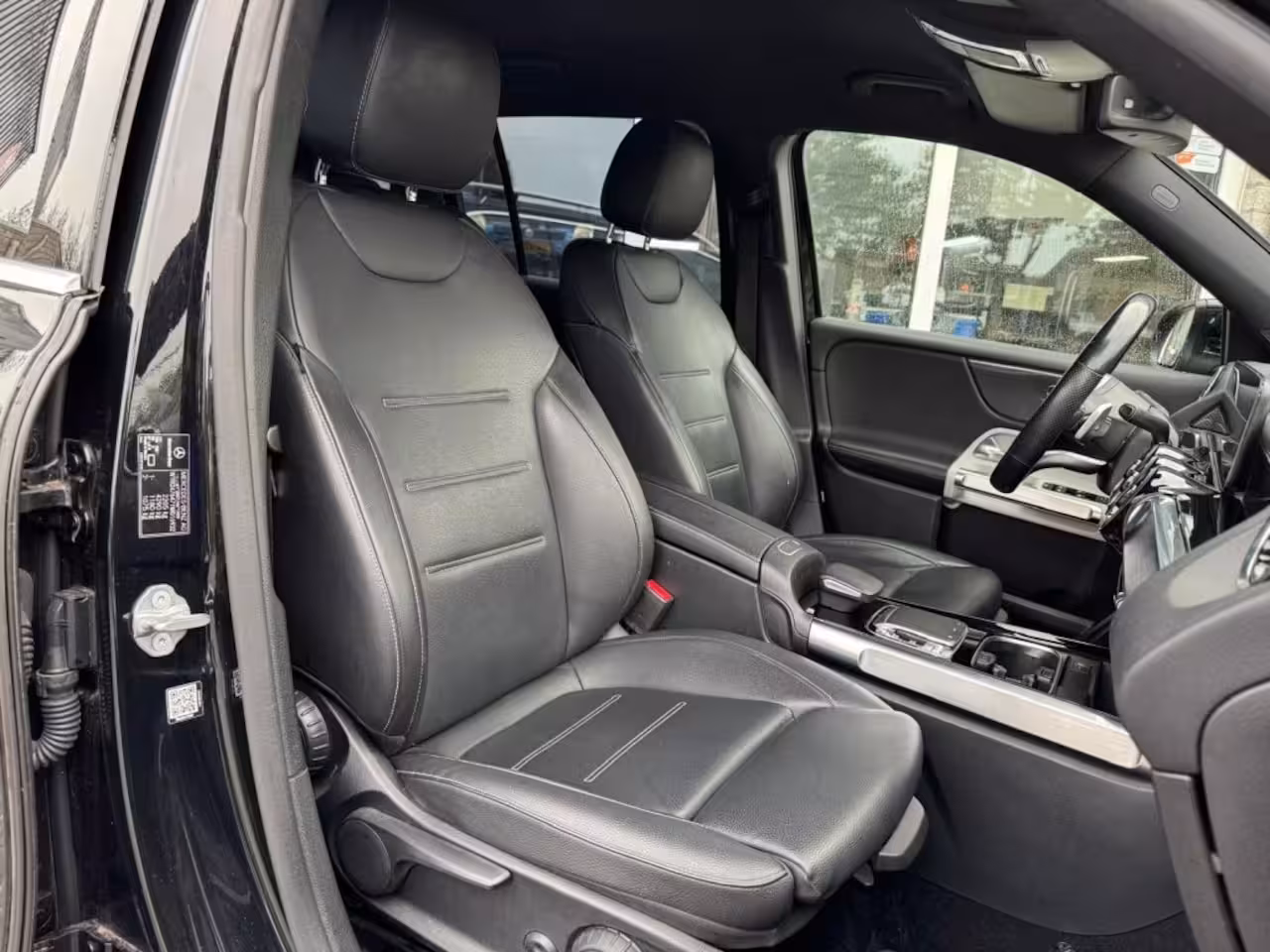 Mercedes-Benz 250 Glb-klasse 250 4MATIC PREMIUM AMG Trekhaak Carplay BTW 2000kg trekgewicht