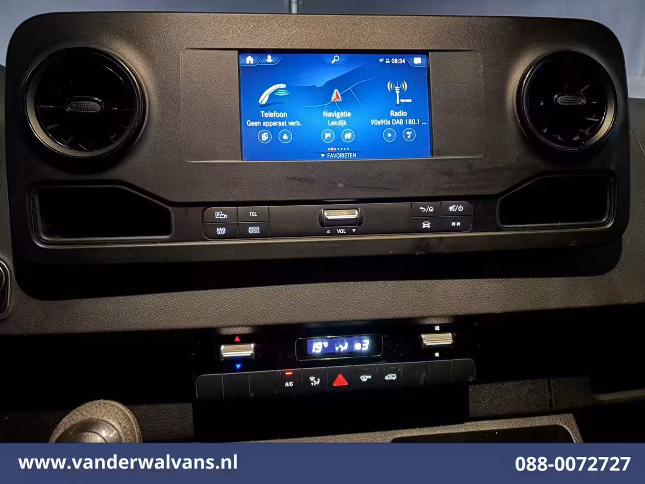 Mercedes-Benz Sprinter 317 CDI 170pk L2H2 Euro6 Airco | Cruisecontrol | Navigatie | 360 graden Camera | Apple Car