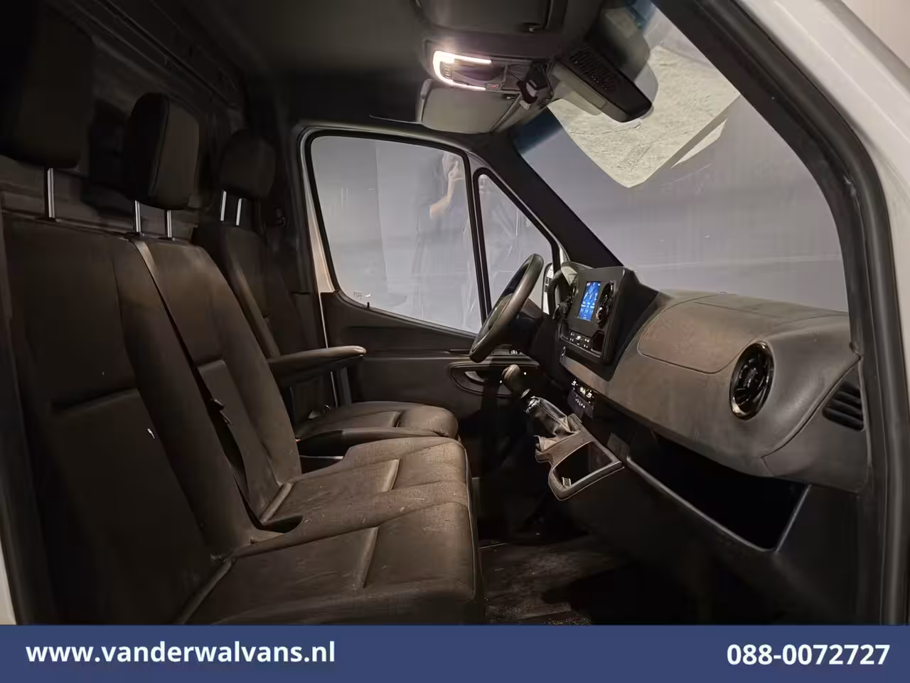 Mercedes-Benz Sprinter 317 CDI 170pk L2H2 Euro6 Airco | Cruisecontrol | Navigatie | 360 graden Camera | Apple Car