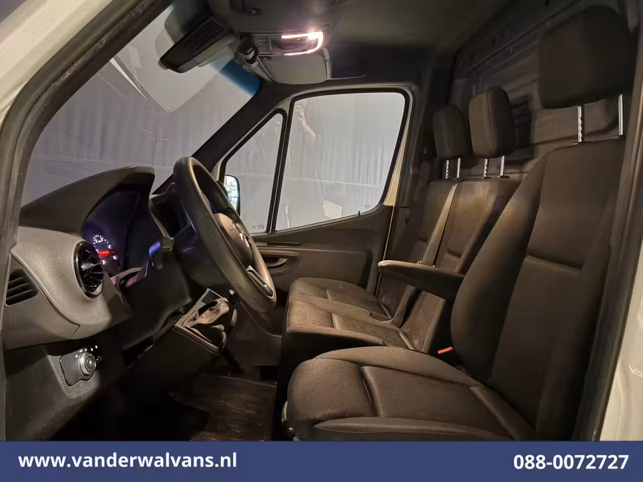 Mercedes-Benz Sprinter 317 CDI 170pk L2H2 Euro6 Airco | Cruisecontrol | Navigatie | 360 graden Camera | Apple Car