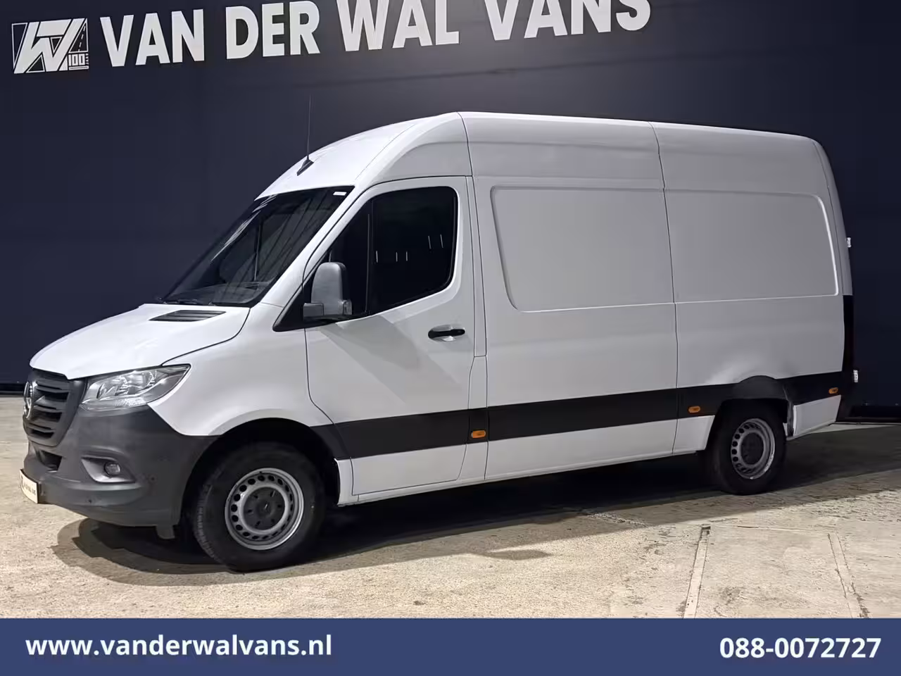 Mercedes-Benz Sprinter 317 CDI 170pk L2H2 Euro6 Airco | Cruisecontrol | Navigatie | 360 graden Camera | Apple Car